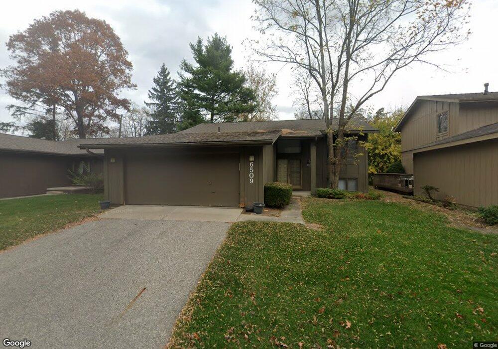 6539 Red Cedar Ln, West Bloomfield, MI 48324 - photo 1