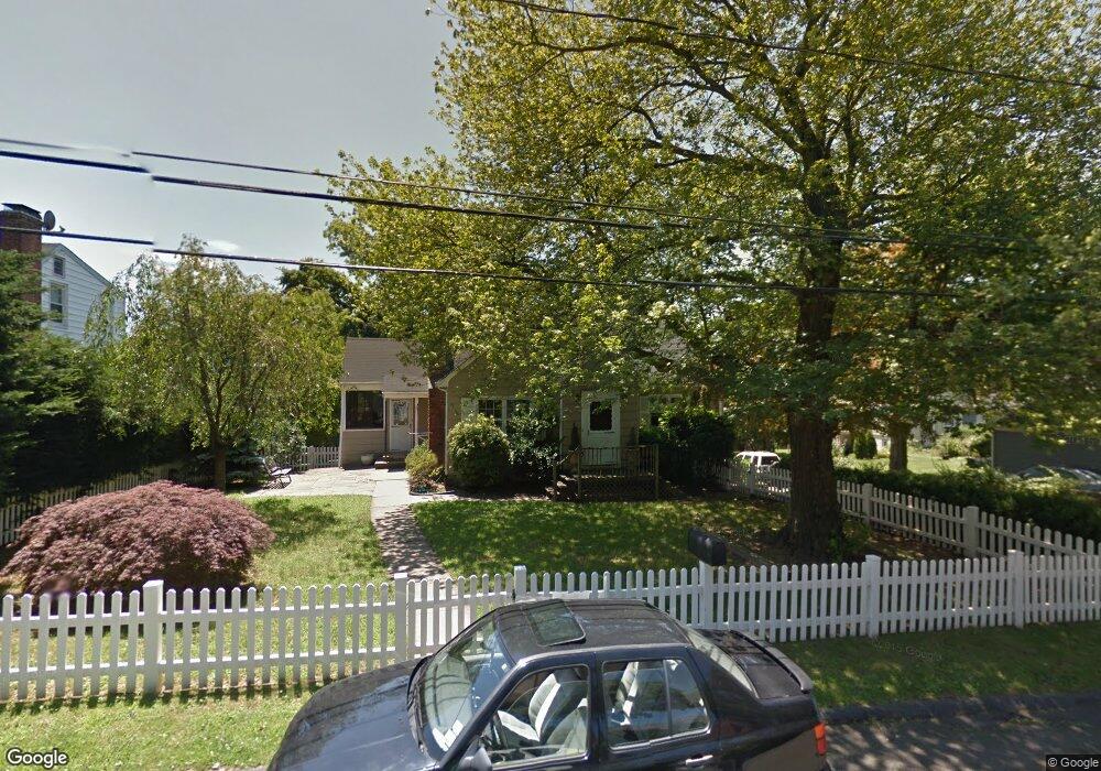 4 Saxon Rd, Norwalk, CT 06855 - photo 1