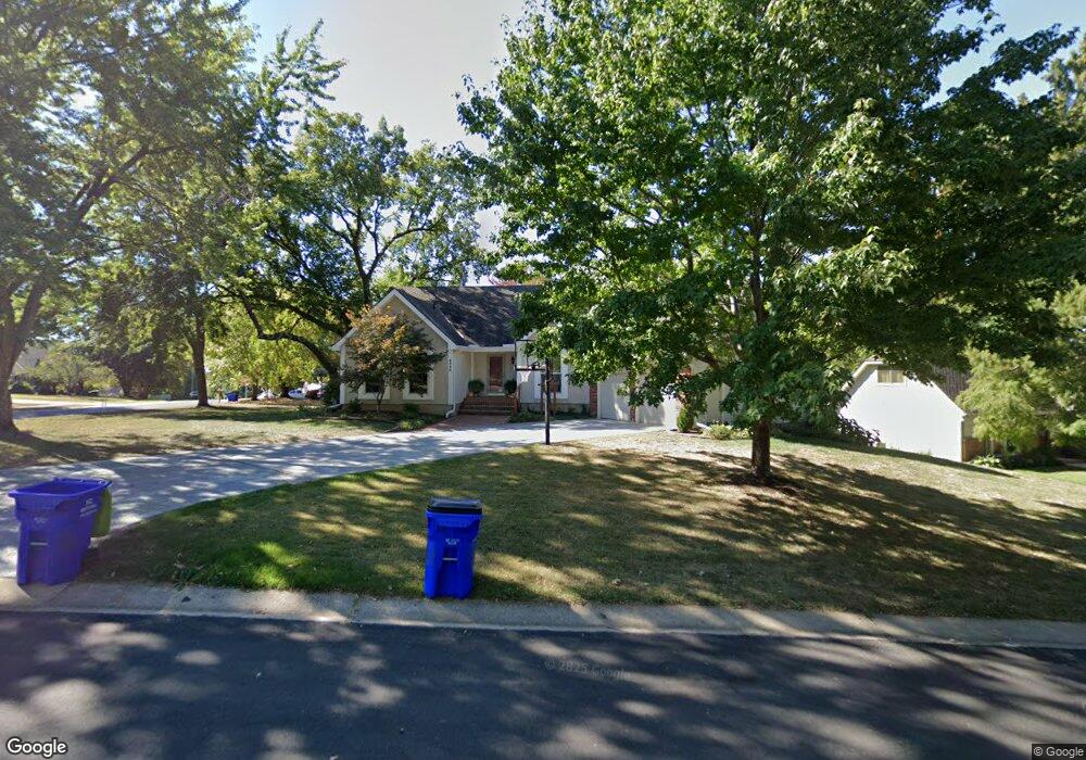 6586 Hallet St, Shawnee, KS 66216 - photo 1