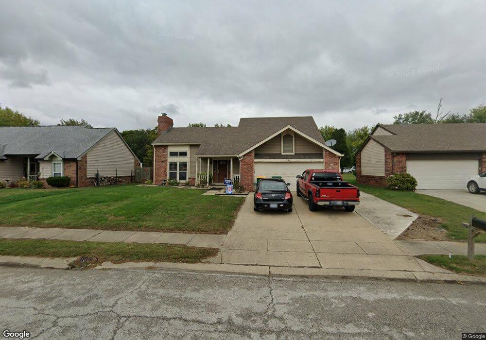 908 Jonathan Dr, Plainfield, IN 46168 - photo 1