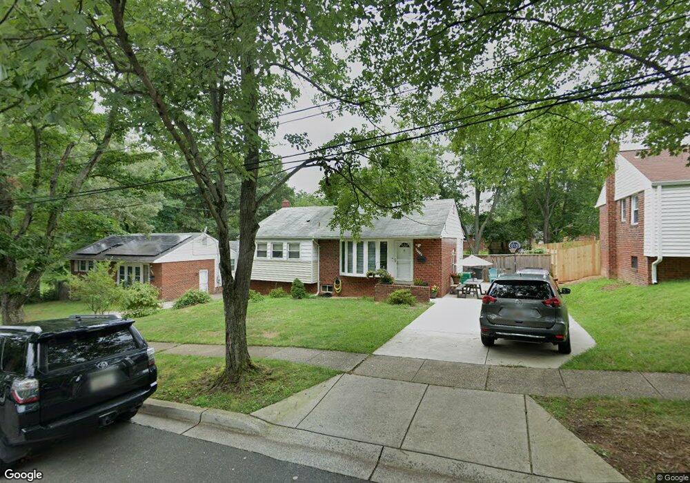 8118 Gavin St, New Carrollton, MD 20784 - photo 1