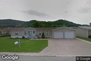 1135 Mallard St, Lansing, IA 52151