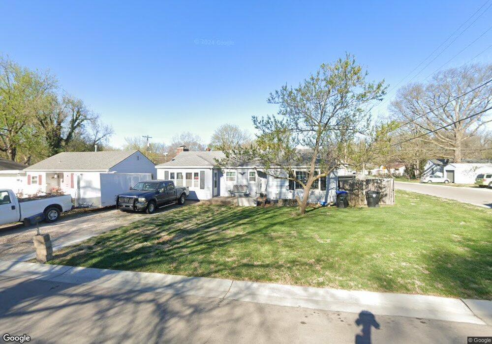 2401 SW Madeline Ln, Topeka, KS 66614 - photo 1