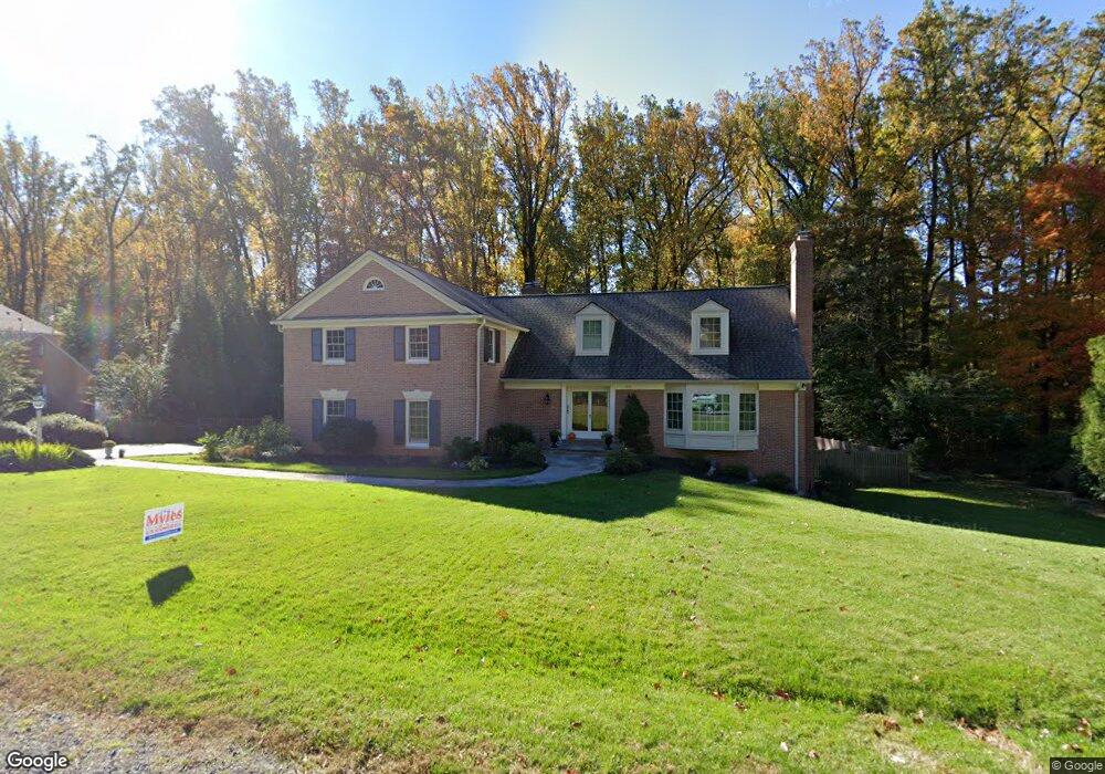 7717 Crossover Dr, McLean, VA 22102 - photo 1