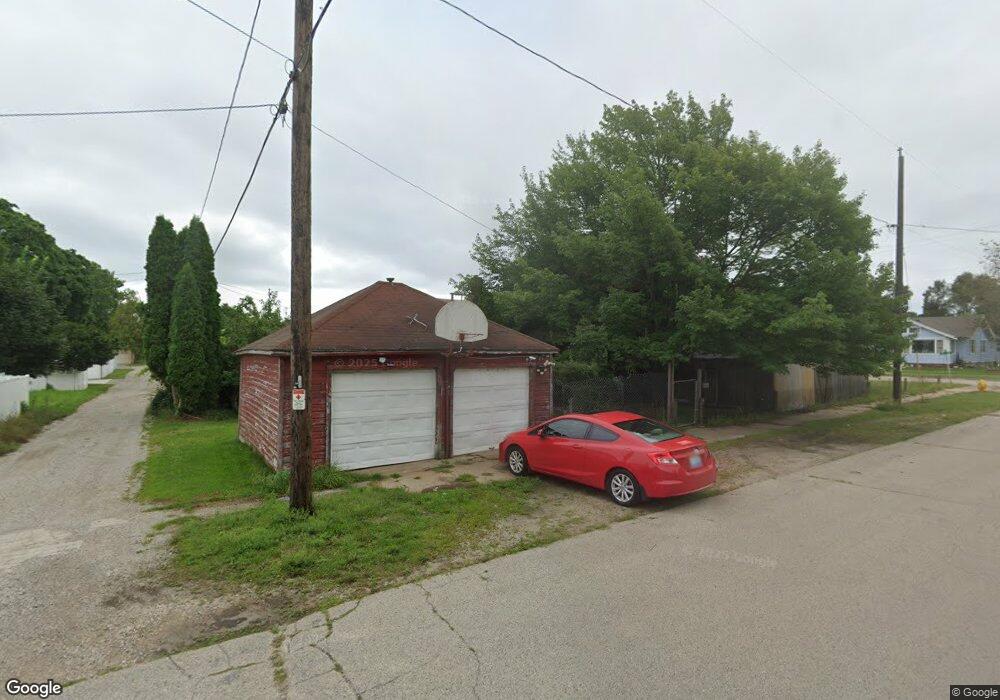 816 8th Ave, Menominee, MI 49858 - photo 1