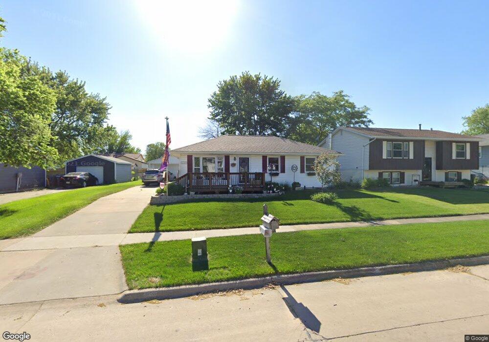 1152 Fleur Dr, Waterloo, IA 50701 - photo 1