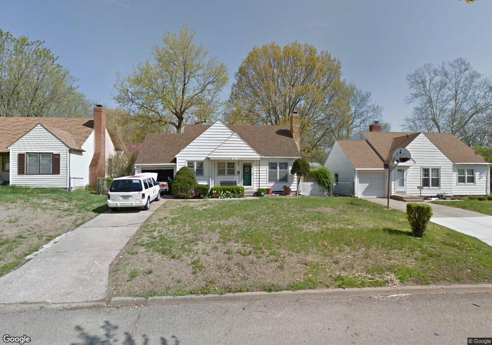 3804 SW Sena Dr, Topeka, KS 66604 - photo 1