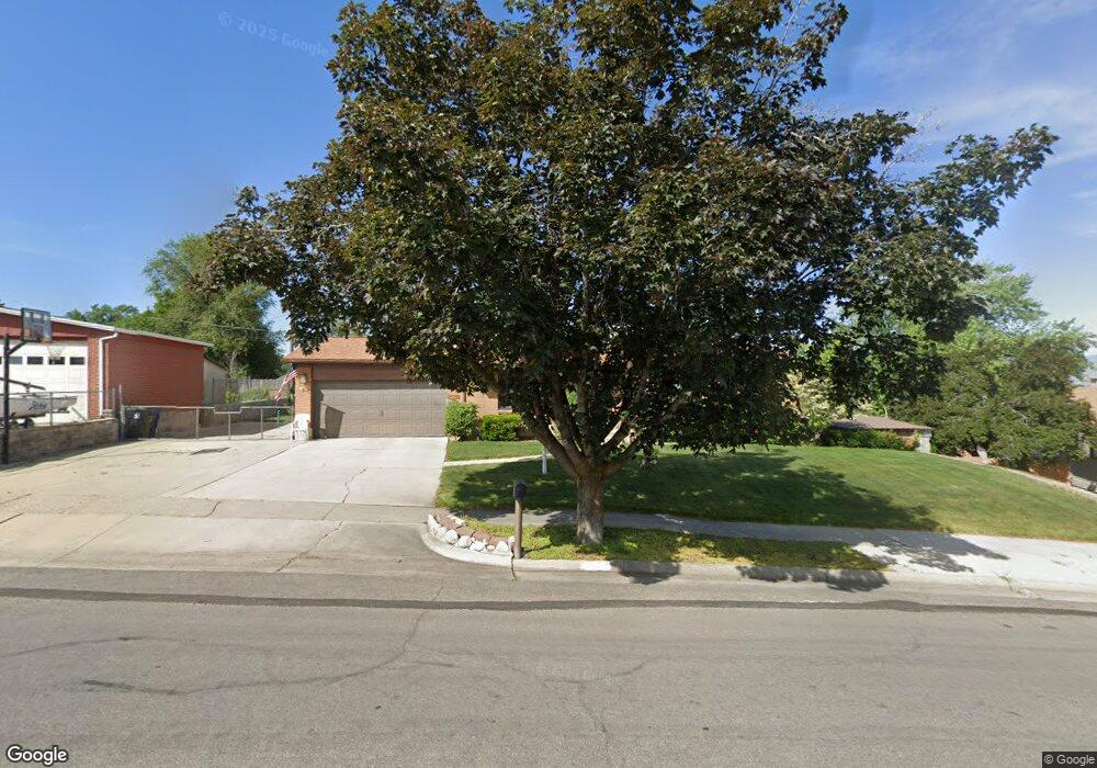 1172 Wayside Dr, Sandy, UT 84094 - photo 1