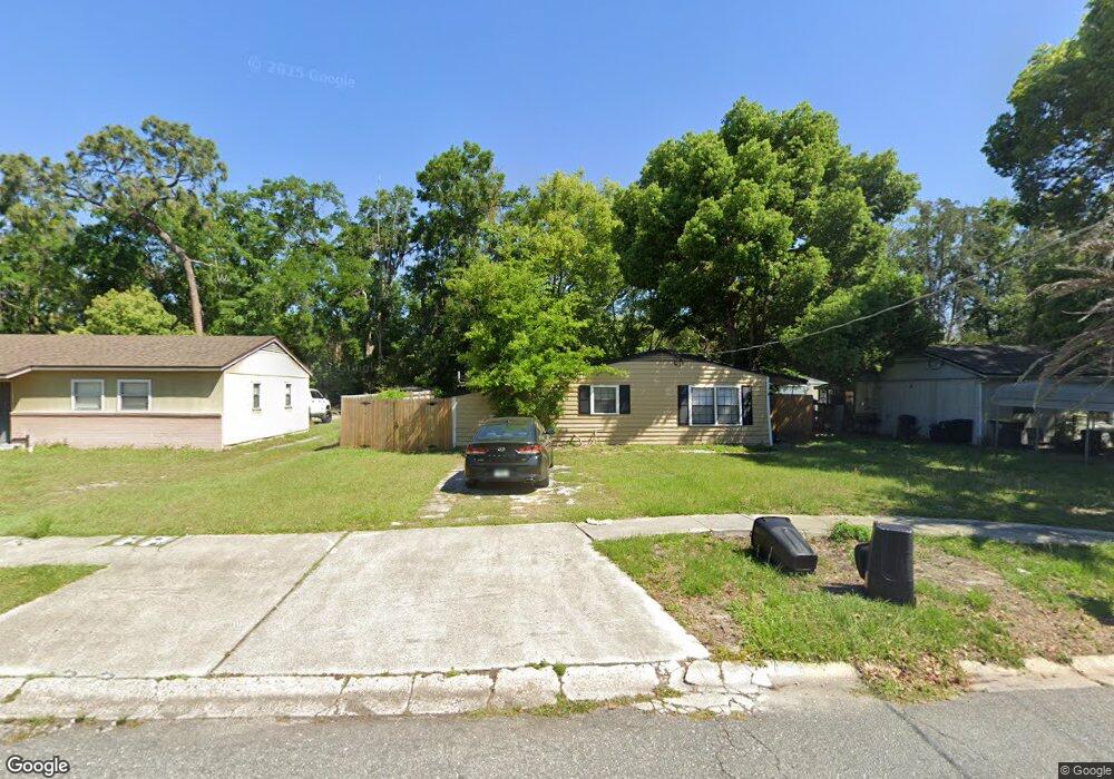 7533 Ridgeway Rd N, Jacksonville, FL 32244 - photo 1