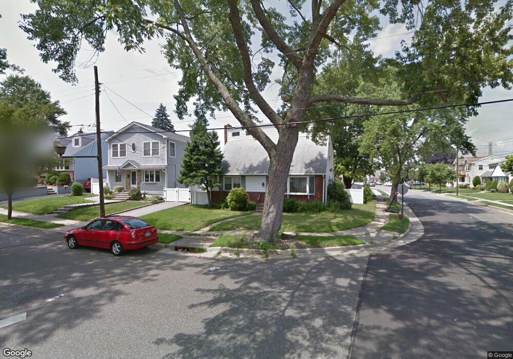 270 Fairfield Ave, Mineola, NY 11501 - photo 1