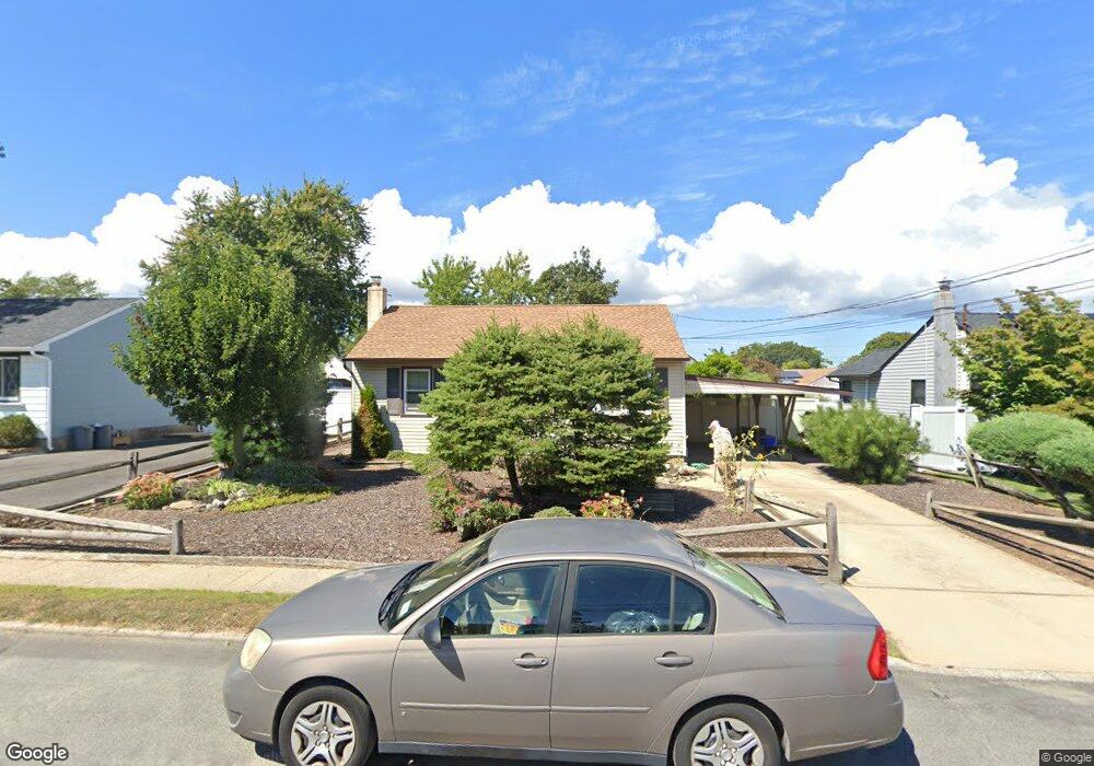 49 Leibrock Ave, Lindenhurst, NY 11757 - photo 1