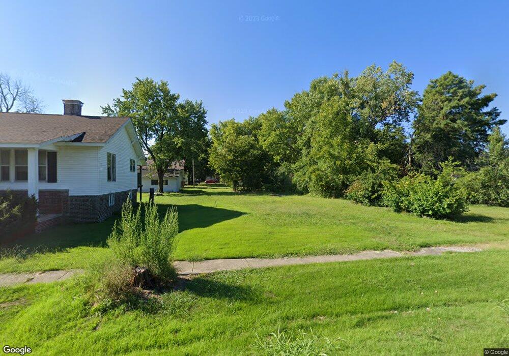 115 E Big 4 St, Harrisburg, IL 62946 - photo 1