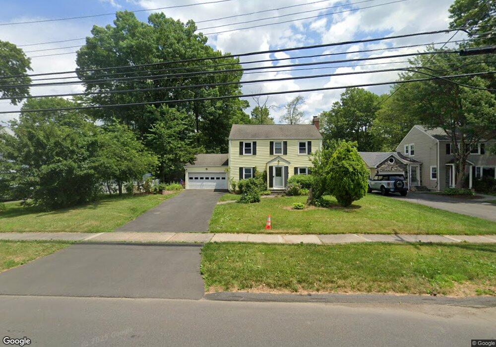 46 Mohegan Dr, West Hartford, CT 06117 - photo 1