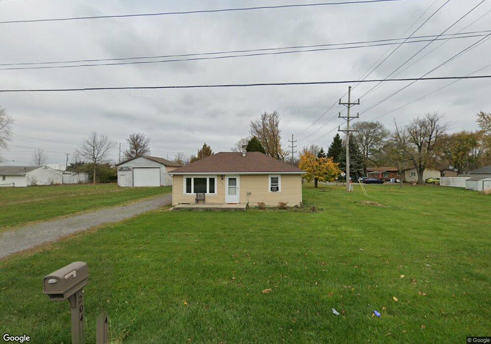 204 W Hanthorn Rd, Lima, OH 45804 - photo 1