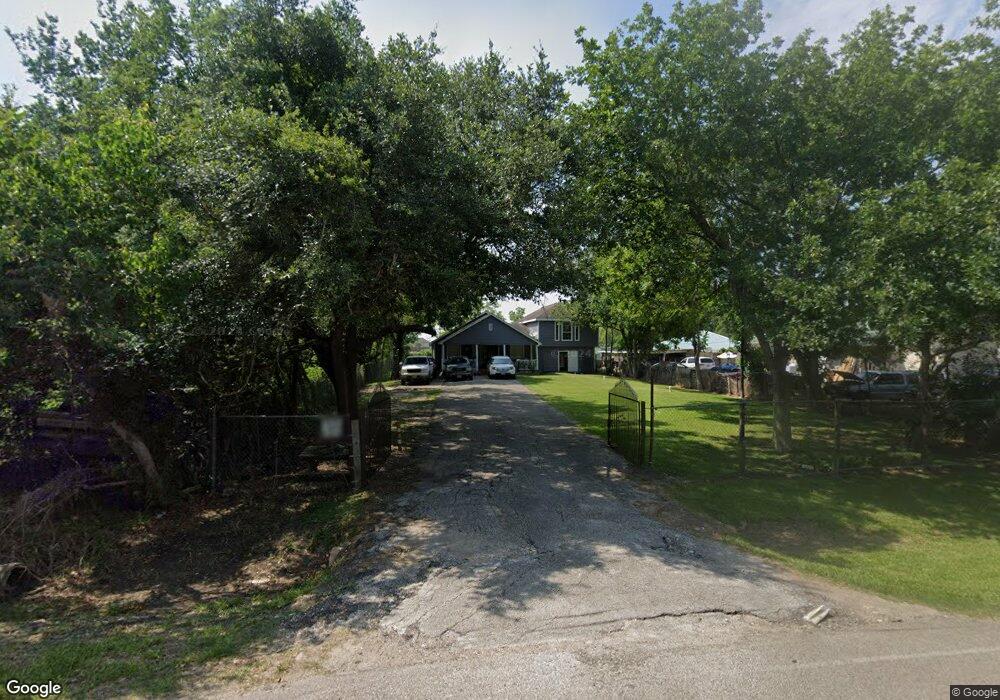 4714 Quail Run Dr N, Alvin, TX 77511 - photo 1