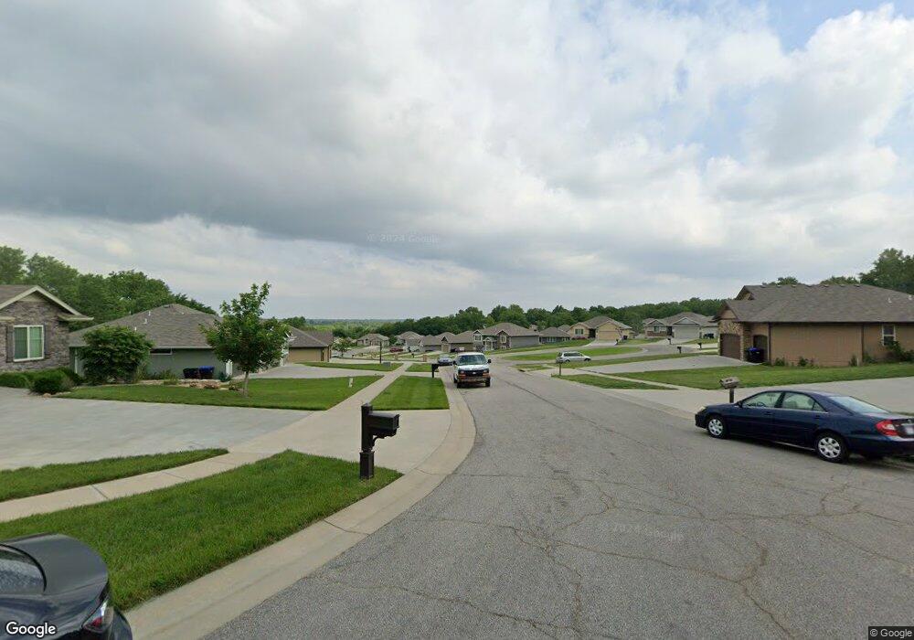 4631 SW Brandywine Ln, Topeka, KS 66610 - photo 1