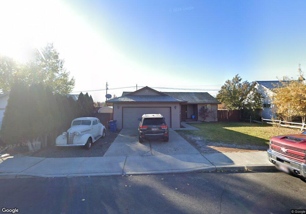 3049 SW Volcano Cir, Redmond, OR 97756 - photo 1