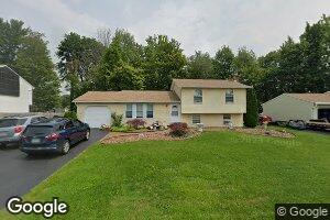 93 Windebank Ln, Minoa, NY 13116