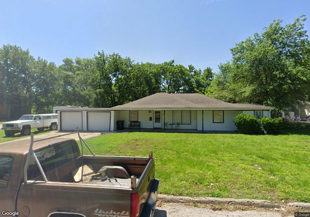 2401 SW 22nd St, Topeka, KS 66611 - photo 1