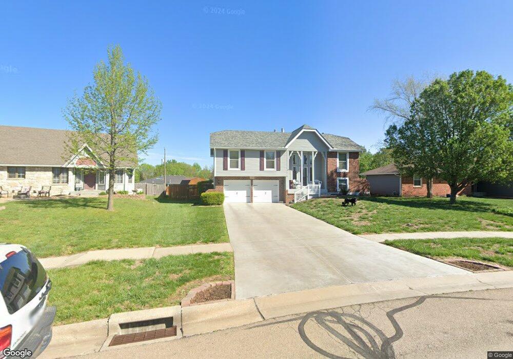 7220 SW Marian Rd, Topeka, KS 66614 - photo 1