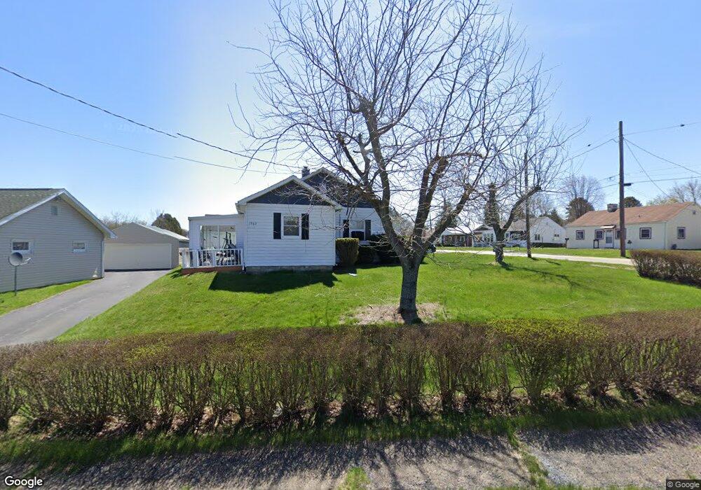 1983 Mount View Dr, Johnstown, PA 15905 - photo 1