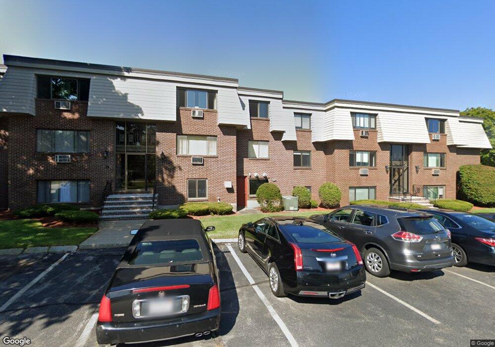 5 Hallmark Gardens unit 10, Burlington, MA 01803 - photo 1