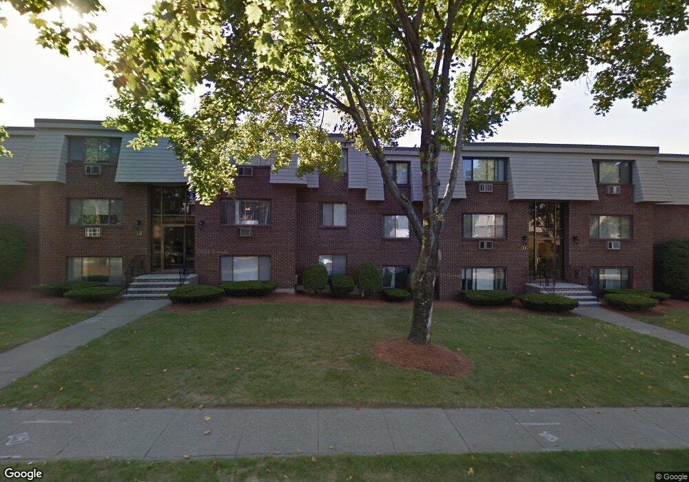 11 Hallmark Gardens, Burlington, MA 01803 - photo 1