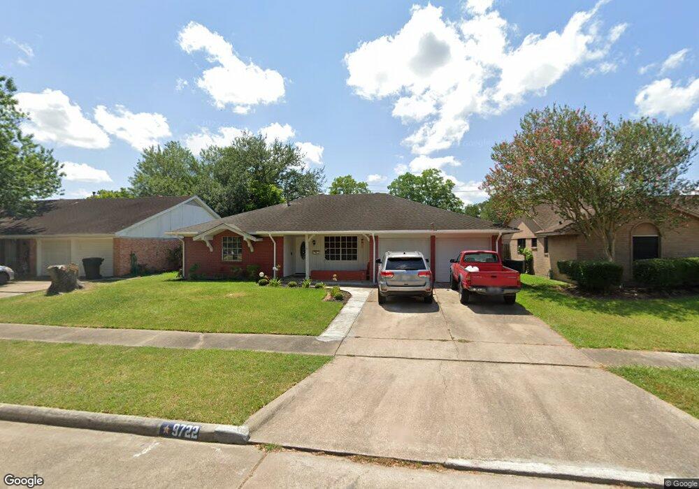 9722 Grenadier Dr, Houston, TX 77089 - photo 1