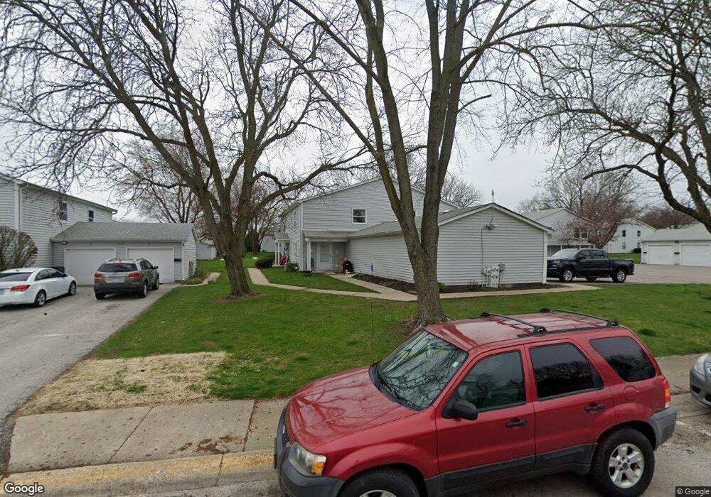 1360 N Glen Cir unit A, Aurora, IL 60506 - photo 1