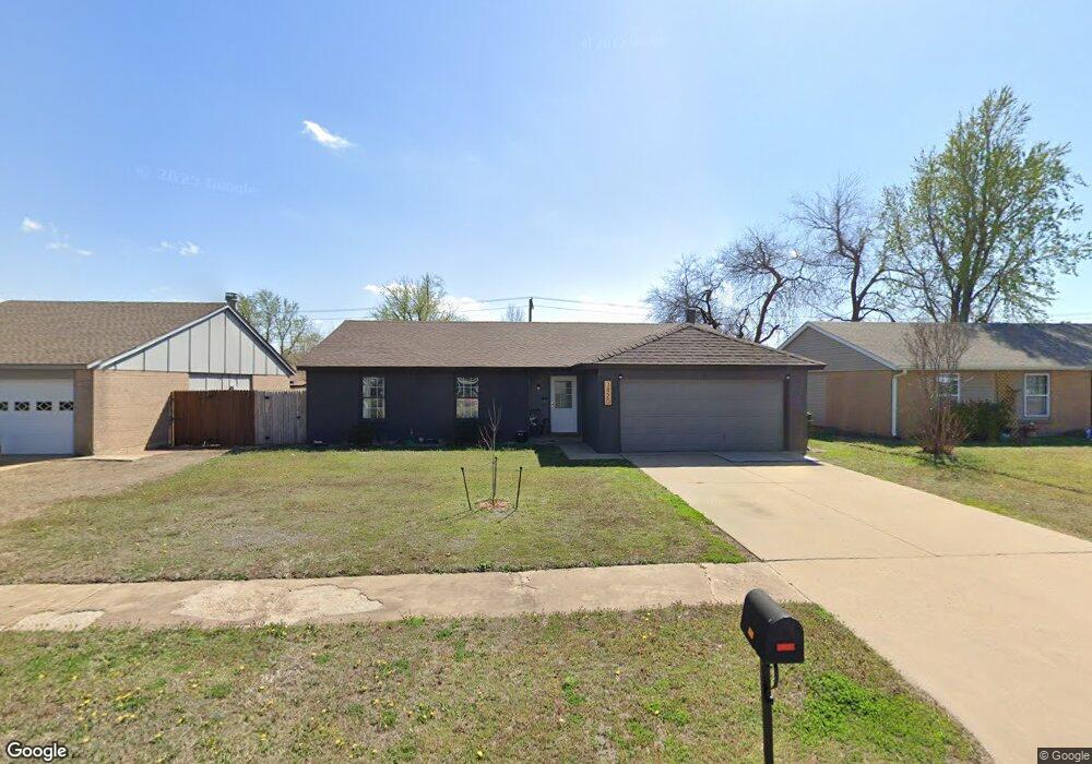 1420 NE 4th St, Moore, OK 73160 - photo 1