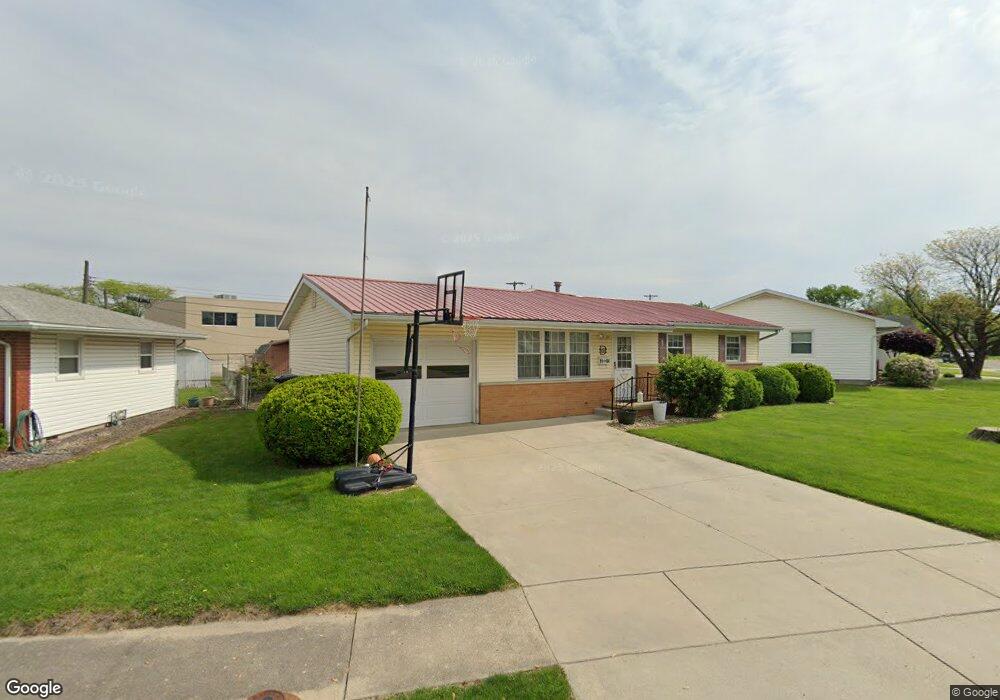 1104 Oklahoma Ave, Mattoon, IL 61938 - photo 1