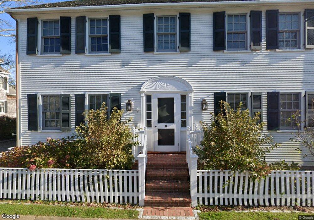 19 Cottage St, Edgartown, MA 02539 - photo 1