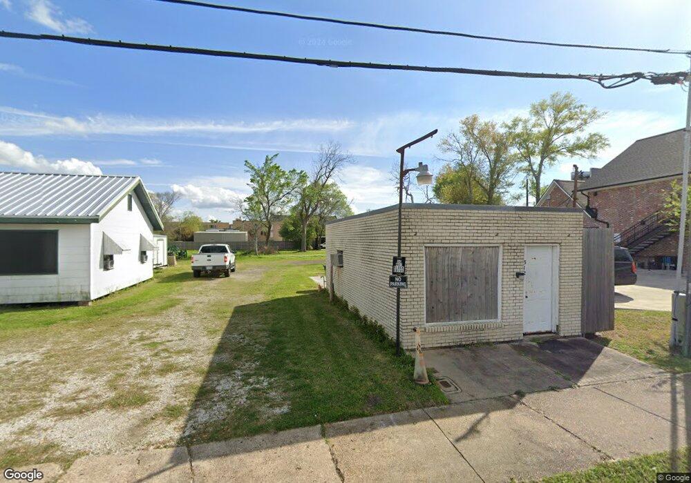 318 7th St, Lake Charles, LA 70601 - photo 1