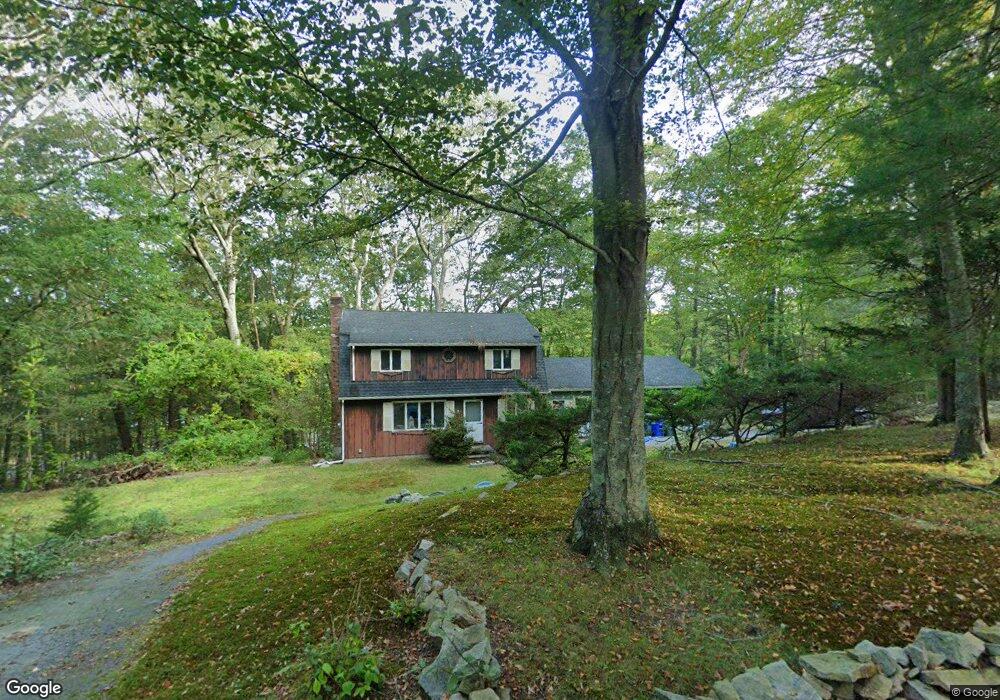 13 Hemlock Cir, Gales Ferry, CT 06335 - photo 1