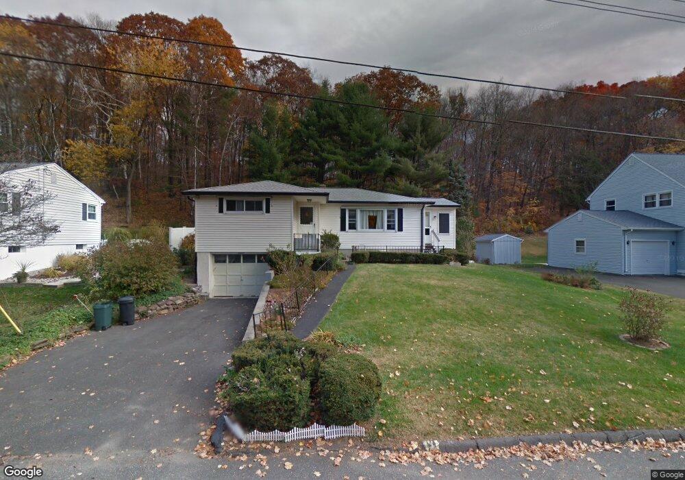 16 Wayne Ct, Holyoke, MA 01040 - photo 1