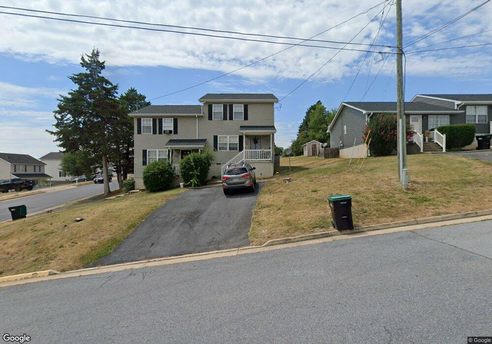 423 Pleasant View Dr, Strasburg, VA 22657 - photo 1