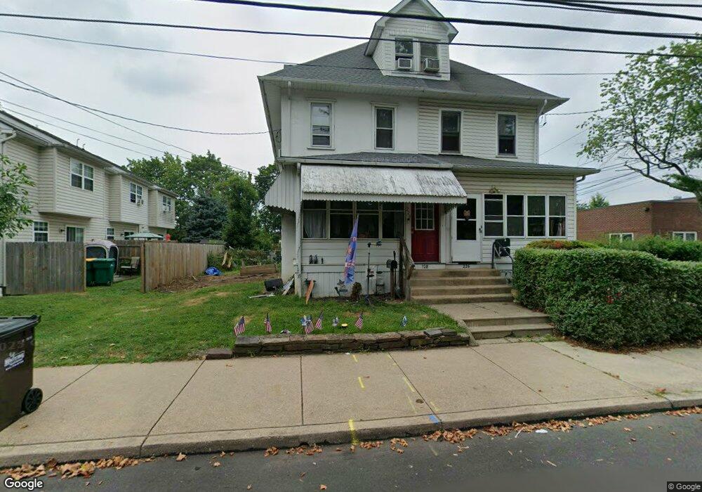 228 S Line St, Lansdale, PA 19446 - photo 1