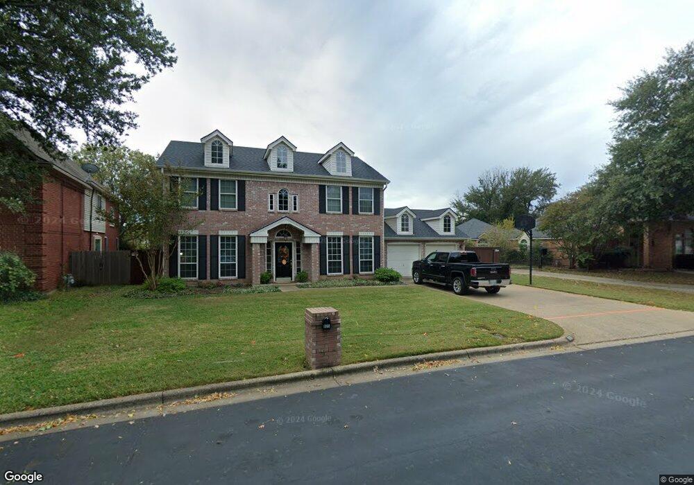 805 Tradonna Ln, Hurst, TX 76054 - photo 1