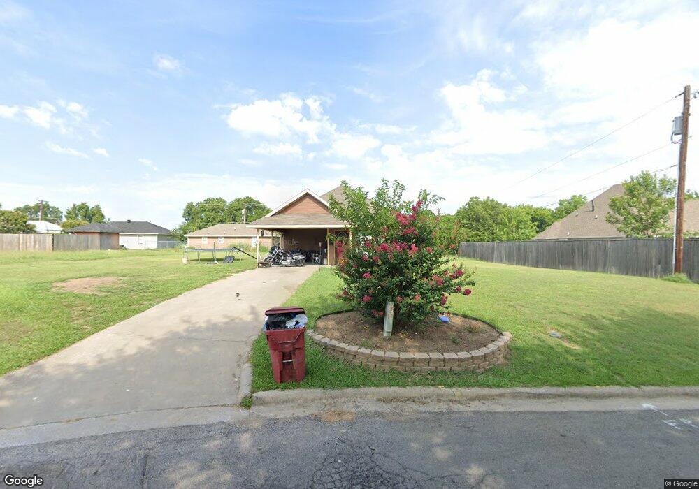 623 Oldham St, Bonham, TX 75418 - photo 1