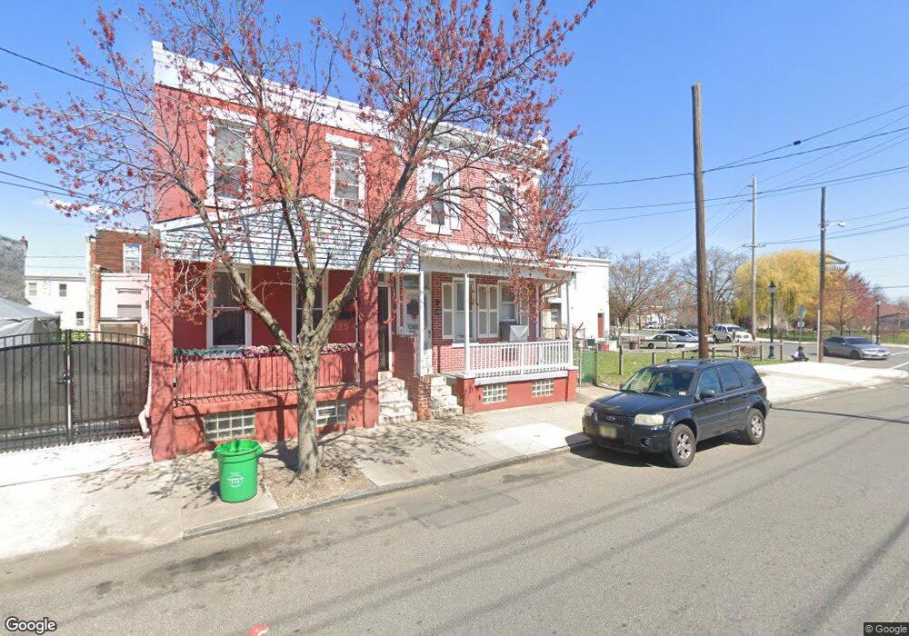 637 Pine St, Camden, NJ 08103 - photo 1