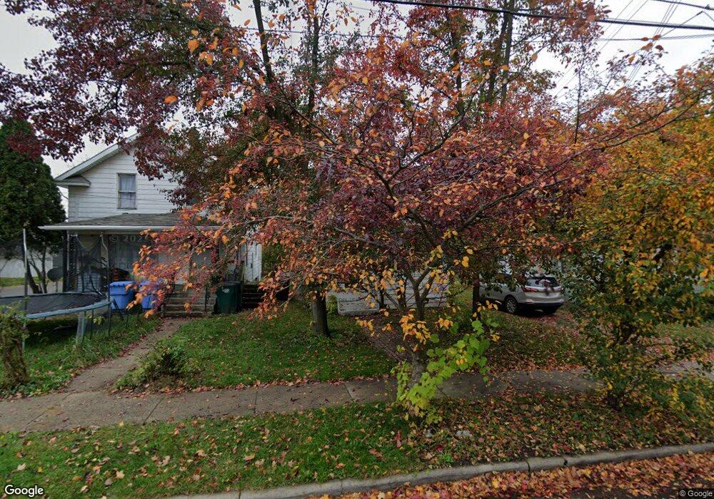 1726 Maplewood Ave, Lansing, MI 48910 - photo 1