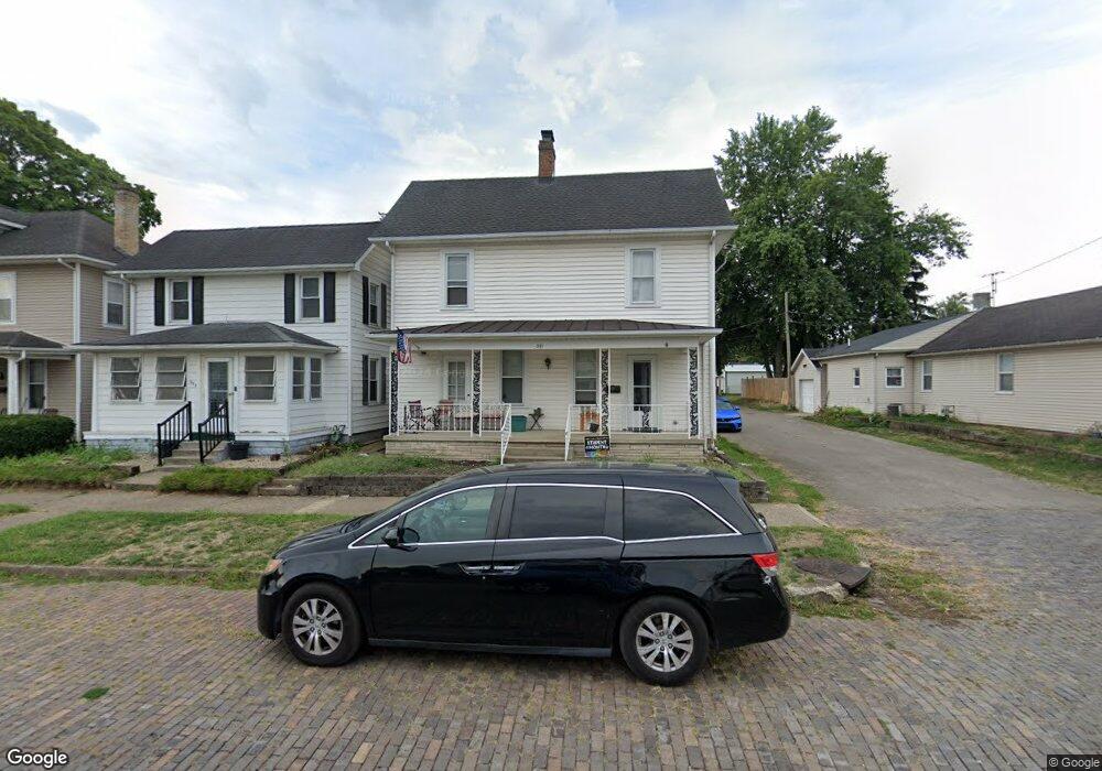 355 E Franklin St, Circleville, OH 43113 - photo 1