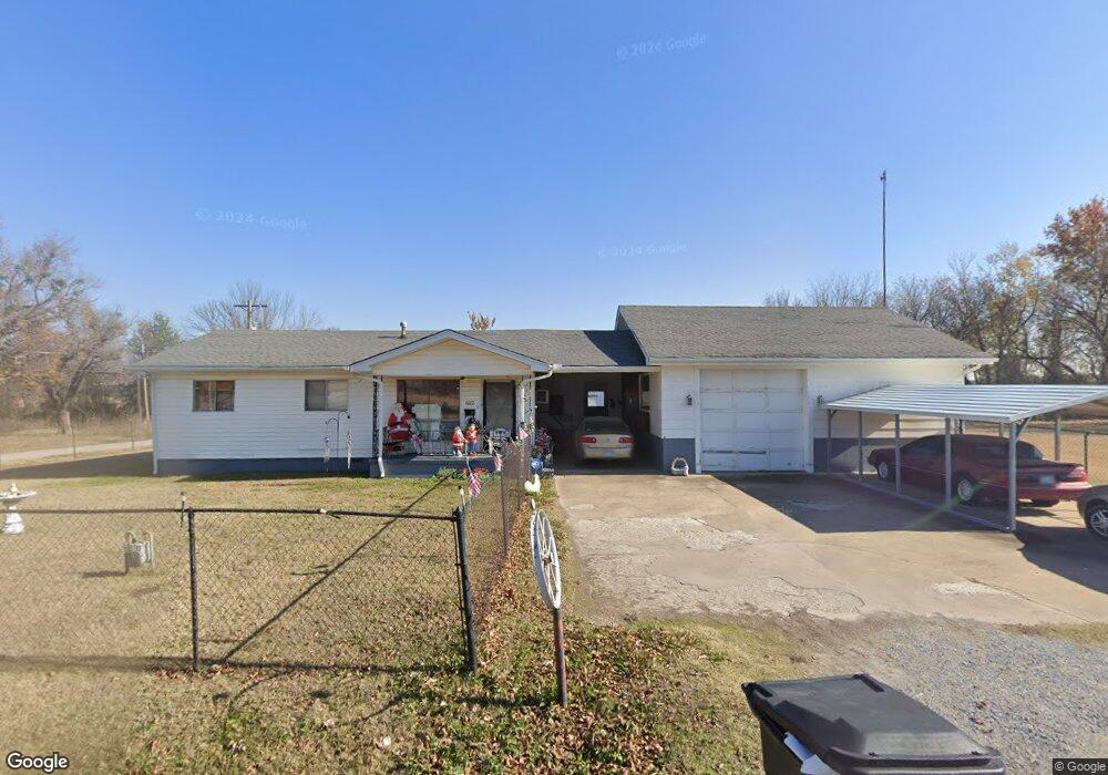 1012 N Wise Ave, Henryetta, OK 74437 - photo 1