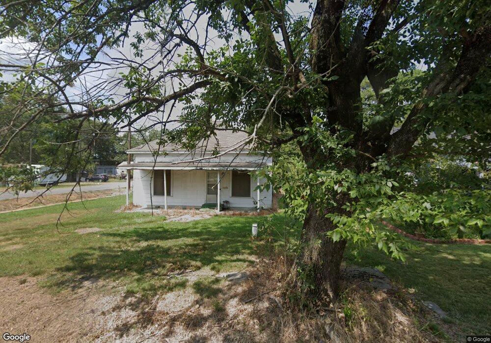 436 W 3rd St, Stuttgart, AR 72160 - photo 1
