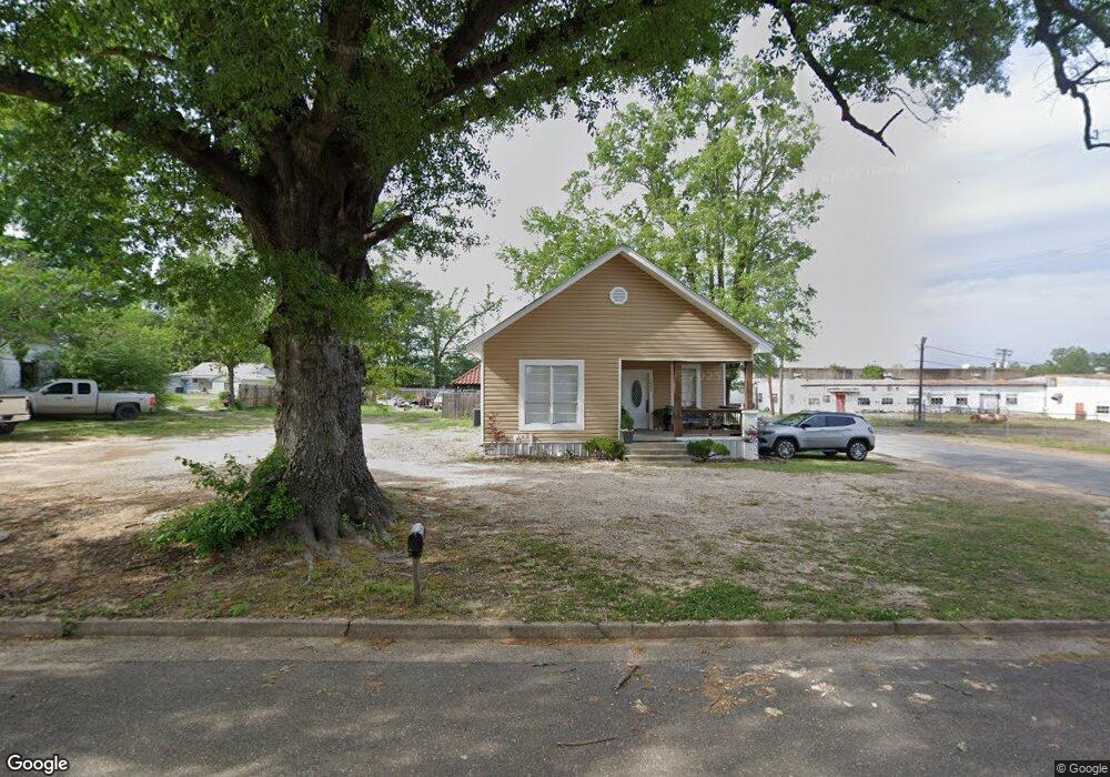 1402 W 11th St, Texarkana, TX 75501 - photo 1