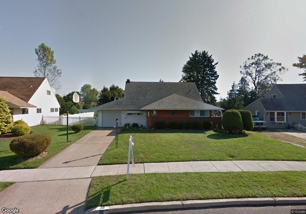 38 Dolphin Rd, Levittown, PA 19056 - photo 1