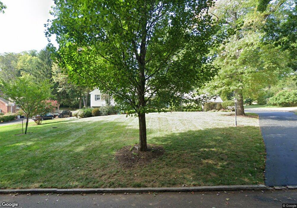 726 Oak Springs Rd, Bryn Mawr, PA 19010 - photo 1