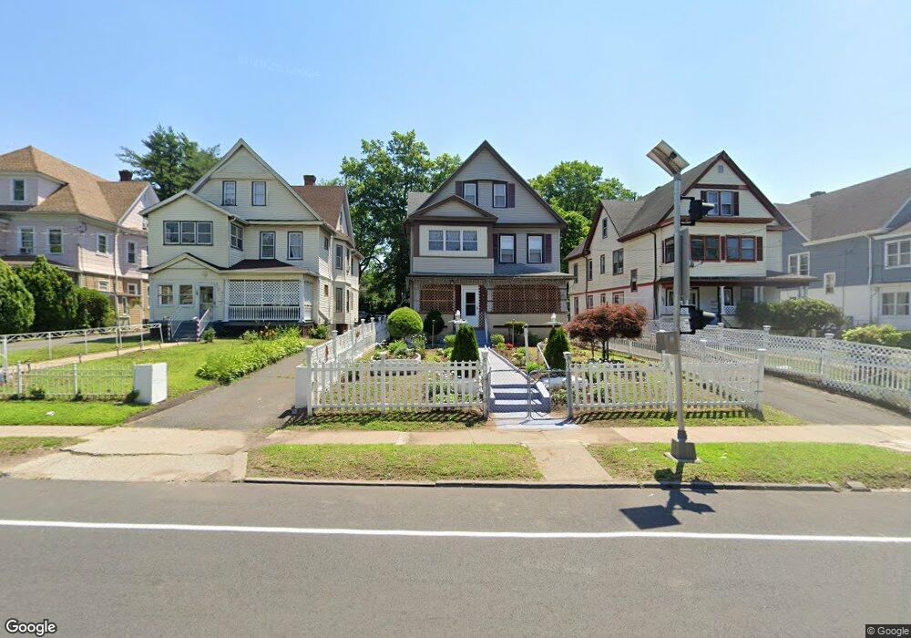 214 Blue Hills Ave unit 216, Hartford, CT 06112 - photo 1