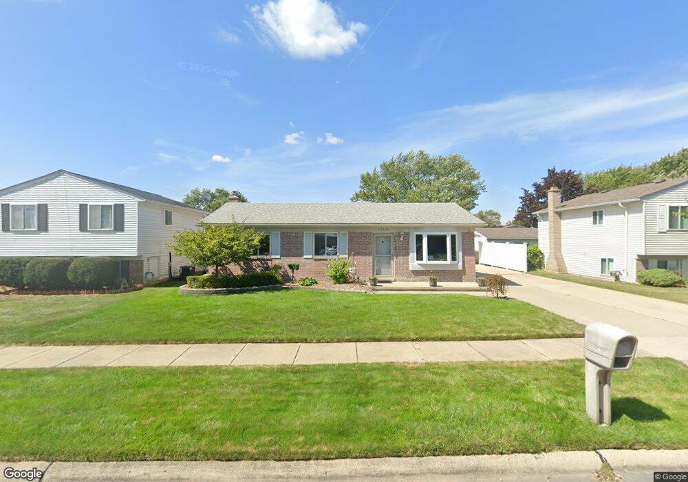 29905 Drager Dr, Roseville, MI 48066 - photo 1