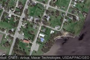 402 402 S 3rd St, de Graff, MN 56271